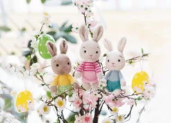 Nici 47511 Happy Bunnies Bunny Hase Creme Blaues Shirt 15cm Plüsch Kuscheltier -Nici || Wild Republic || Depesche Verkäufe 47513 06 47512 47511 Milieu 2048x1487 1