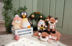 Nici 48345 SchlamperMäppchen Zum Rollen Figürlich 19x7cm Winter Friends GREEN -Nici || Wild Republic || Depesche Verkäufe 48315 14 48316 48334 48314 48311 Milieu 2048x1316 46