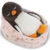 Nici 48356 Pinguin Noshy Schlafend Im Körbchen 12cm Plüsch Winter Friends GREEN -Nici || Wild Republic || Depesche Verkäufe 48356 01 HA Frei 2048x1844