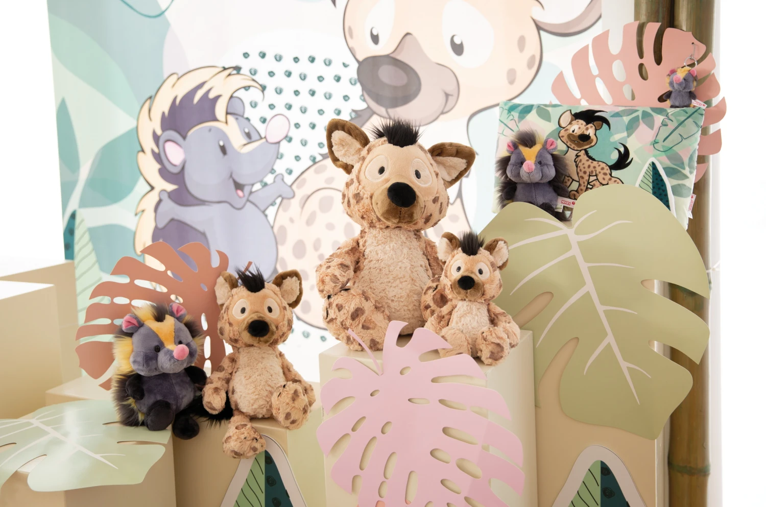 Nici 48866 Hyäne Helgi 36cm Plüsch Kuscheltier Schlenker GREEN Wild Friends 6 Nici 48866 Hyäne Helgi 36cm Plüsch Kuscheltier Schlenker GREEN Wild Friends – Bild 4