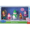 JAZWARES Peppa Pig Schlittenfahrt Mit 5 Figuren Und 2 Schlitten Spiele-Set Winter 95649 -Nici || Wild Republic || Depesche Verkäufe 95649 PEP Sledding Fun Figure Pack IP web