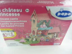 Papo 80509 Prinzessinnenschloss Inkl. 3 Figuren Spielset 53x37x40cm -Nici || Wild Republic || Depesche Verkäufe papo Schloss Prinzessinnenschloss mit drei Figuren Einhorn Kaetzchen Balkon Spielset Isiplay princess castle 2